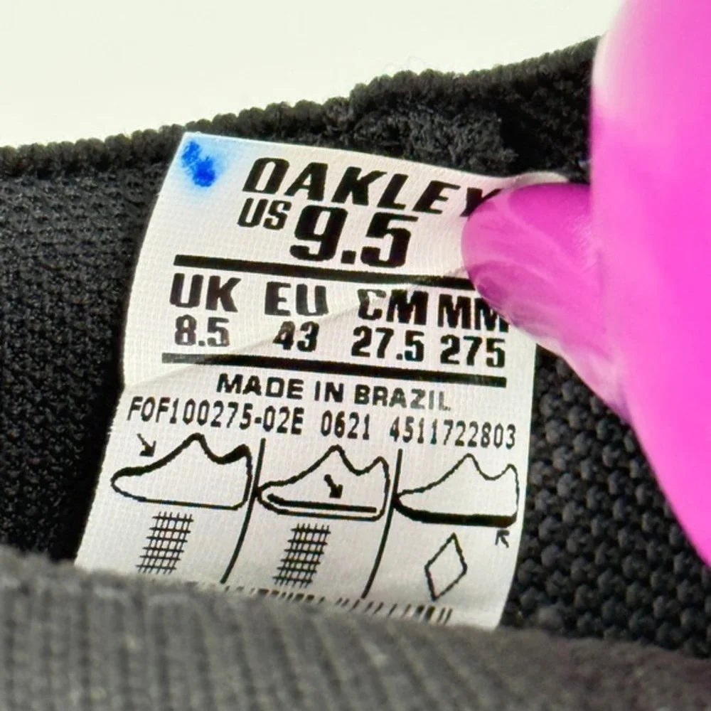 Oakley OKLYTRN Size 9.5 Men Black Knit‎ Lightweight Running Athletic Sneakers